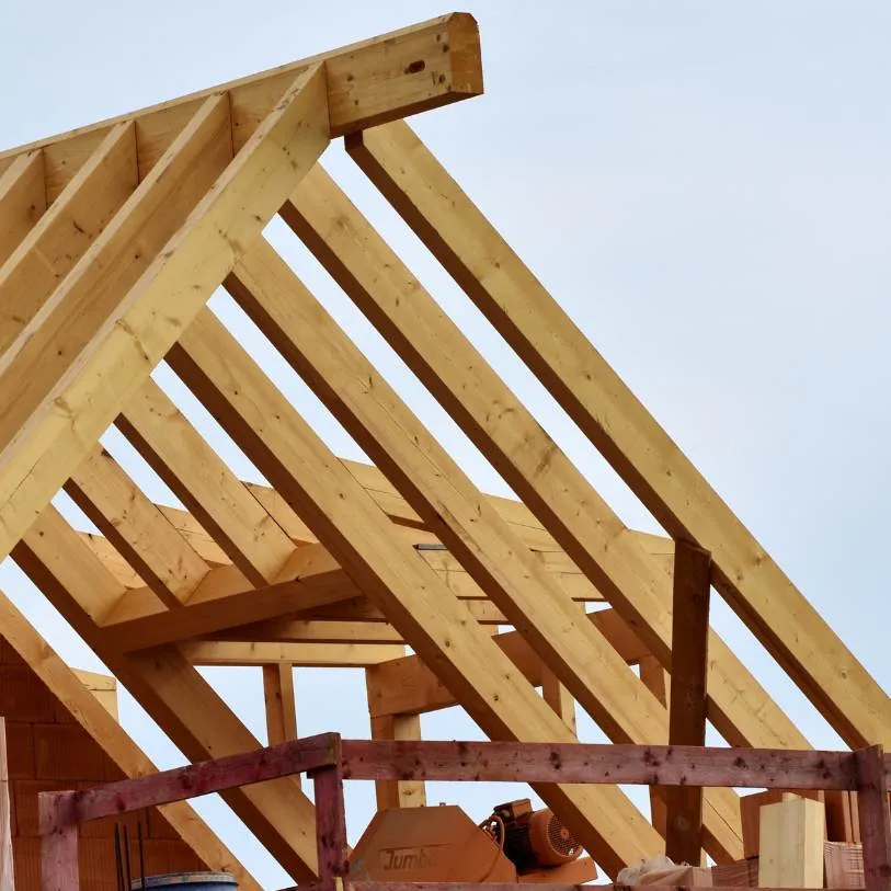 travaux de charpente dans le 04200